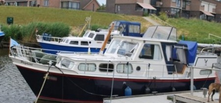 Altena 9.50 turismo paseos Francia vacaciones barco lancha a motor chalana gamarra