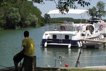 America 50 Excellence turismo paseos Francia vacaciones barco lancha a motor chalana gamarra