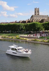Broom 35 Coupé turismo paseos Francia vacaciones barco lancha a motor chalana gamarra
