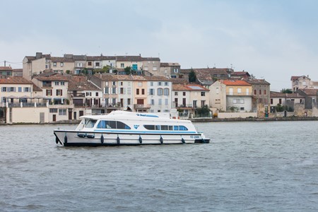Calypso turismo paseos Francia vacaciones barco lancha a motor chalana gamarra