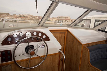 Clipper turismo paseos Francia vacaciones barco lancha a motor chalana gamarra