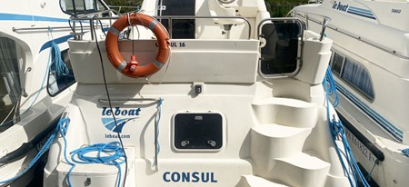 Consul turismo paseos Francia vacaciones barco lancha a motor chalana gamarra