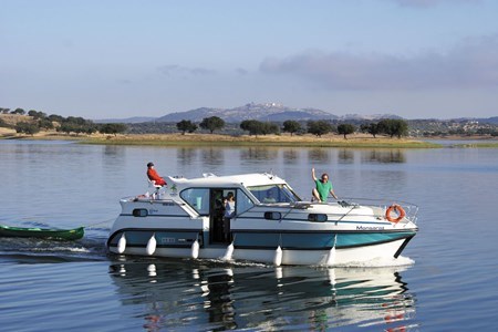 Cruiser Comfort 6-9 Pers Hausbootvermietung ohne Führerschein auf den Flüssen und Kanälen in Frankreich