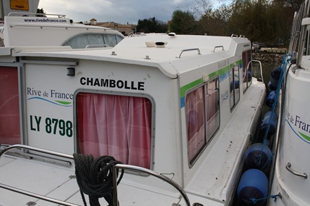 Eau claire 930 F turismo paseos Francia vacaciones barco lancha a motor chalana gamarra