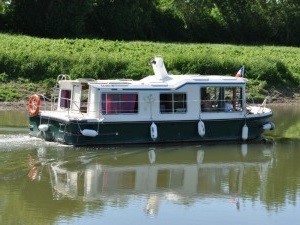 Eau Claire 930 LOFT Fly rental of licence-free barges on rivers and canals of France