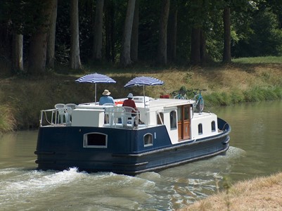 Euroclassic 129 Noleggio cabinati a motore senza patente sulle riviere e canali di Francia