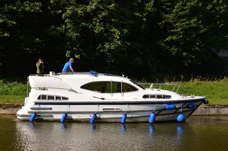 Europa 500 rental of licence-free barges on rivers and canals of France
