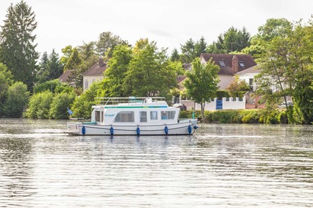 Pénichette 950E Hausbootvermietung ohne Führerschein auf den Flüssen und Kanälen in Frankreich