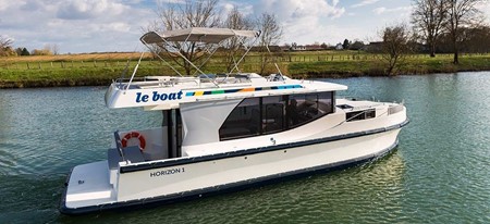 Horizon 1 PLUS turismo paseos Francia vacaciones barco lancha a motor chalana gamarra
