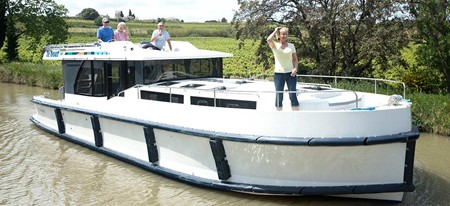 Horizon 3 PLUS rental of licence-free barges on rivers and canals of France