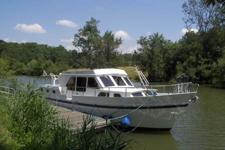 Linssen yacht 36 SP Hausbootvermietung ohne Führerschein auf den Flüssen und Kanälen in Frankreich