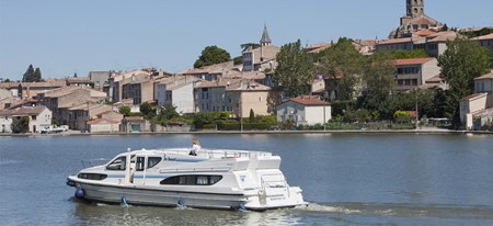 Magnifique Noleggio cabinati a motore senza patente sulle riviere e canali di Francia