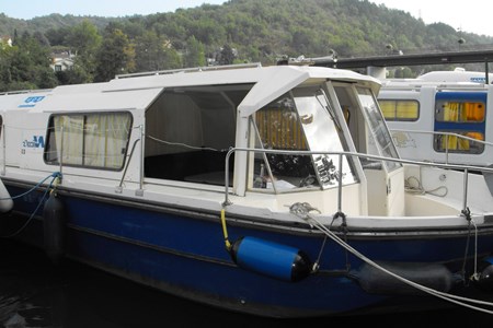 Marina 1120 turismo paseos Francia vacaciones barco lancha a motor chalana gamarra