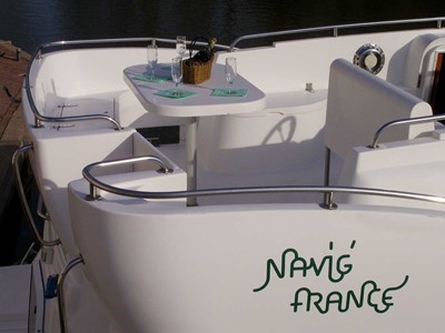 Navig 34 turismo paseos Francia vacaciones barco lancha a motor chalana gamarra