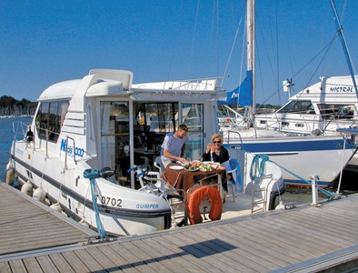 Nicols 1000 turismo paseos Francia vacaciones barco lancha a motor chalana gamarra