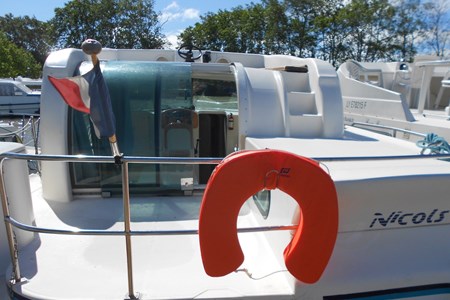 Nicols 1100 F turismo paseos Francia vacaciones barco lancha a motor chalana gamarra