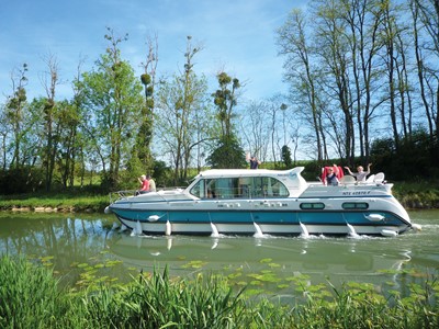 Nicols 1350 Confort turismo paseos Francia vacaciones barco lancha a motor chalana gamarra