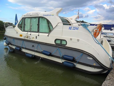 Nicols 900 F tourisme ballade france vacance bateau vedette peniche penichette