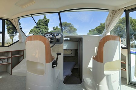 Nicols 900 Confort Noleggio cabinati a motore senza patente sulle riviere e canali di Francia