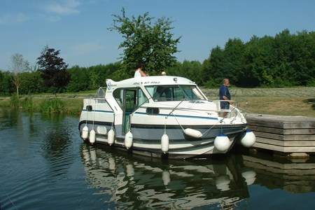 Nicols 900 Confort Hausbootvermietung ohne Führerschein auf den Flüssen und Kanälen in Frankreich