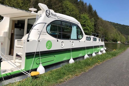Nicols Sixto Green Hausbootvermietung ohne Führerschein auf den Flüssen und Kanälen in Frankreich