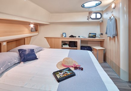 Nicols Sixto Prestige C turismo paseos Francia vacaciones barco lancha a motor chalana gamarra
