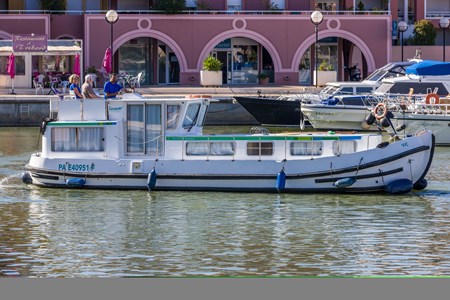 Pénichette 1106 FB turismo paseos Francia vacaciones barco lancha a motor chalana gamarra