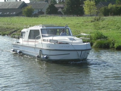 Riviera 920 Aqua Hausbootvermietung ohne Führerschein auf den Flüssen und Kanälen in Frankreich