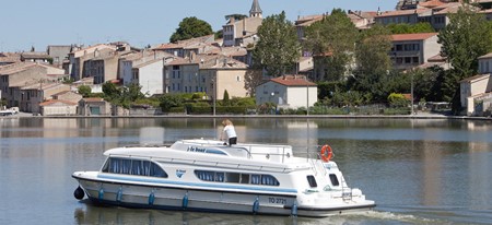 Salsa A turismo paseos Francia vacaciones barco lancha a motor chalana gamarra