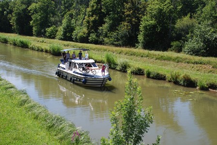 Tarpon 37 SP turismo paseos Francia vacaciones barco lancha a motor chalana gamarra