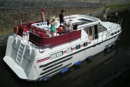 Tarpon 42 Aqua turismo paseos Francia vacaciones barco lancha a motor chalana gamarra