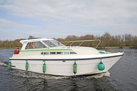 Town Star rental of licence-free barges on rivers and canals of France