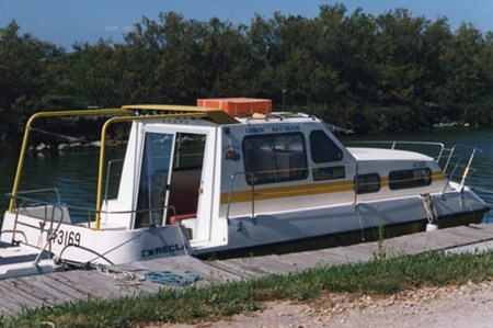 Triton 860 C Noleggio cabinati a motore senza patente sulle riviere e canali di Francia