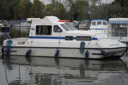 Triton 860 Fly Hausbootvermietung ohne Führerschein auf den Flüssen und Kanälen in Frankreich