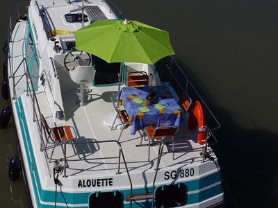 Vetus 900 turismo paseos Francia vacaciones barco lancha a motor chalana gamarra