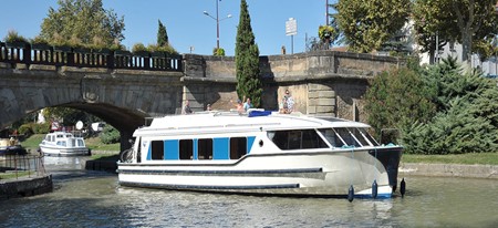 Vision 4 SL rental of licence-free barges on rivers and canals of France