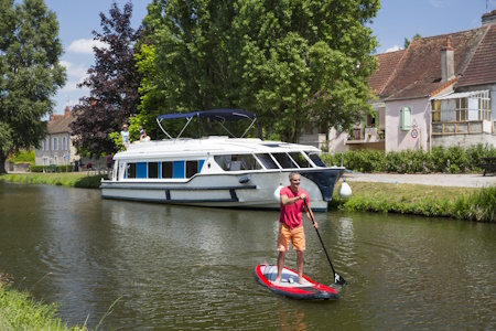 Ballade en Paddle sur un canal de Bourgogne
