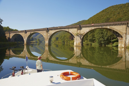 Ardennes. Pont sur la Meuse.