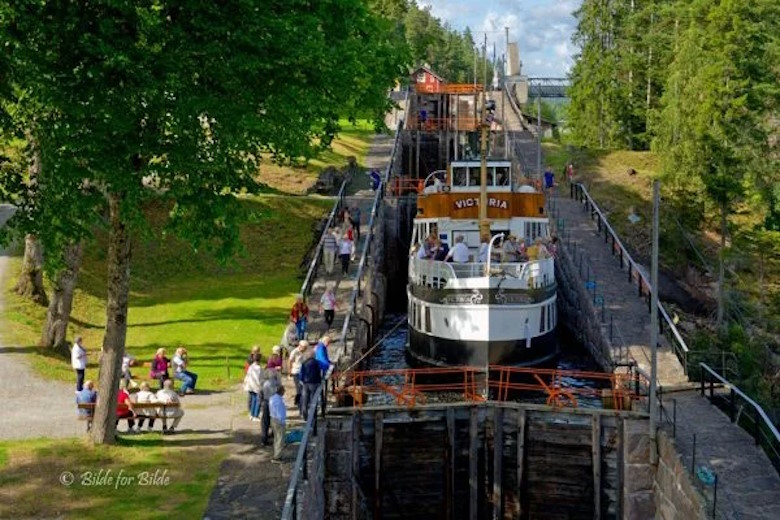 Norvège : découvrez la plus grande écluse du canal de Telemark à bord de votre bateau sans permis.